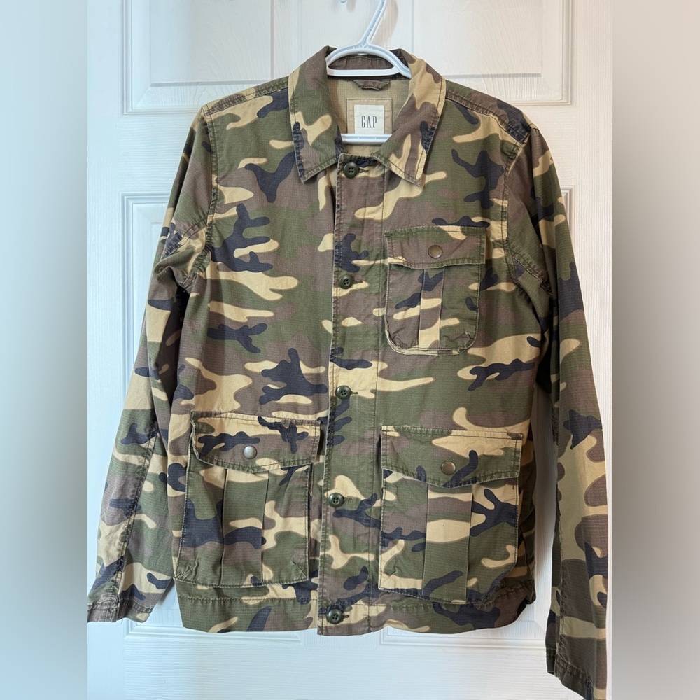 GAP Men’s Camo Cotton Jacket
